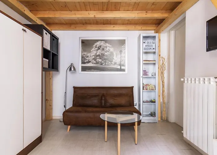 Charming Nest In The Heart Of Milano-Isola